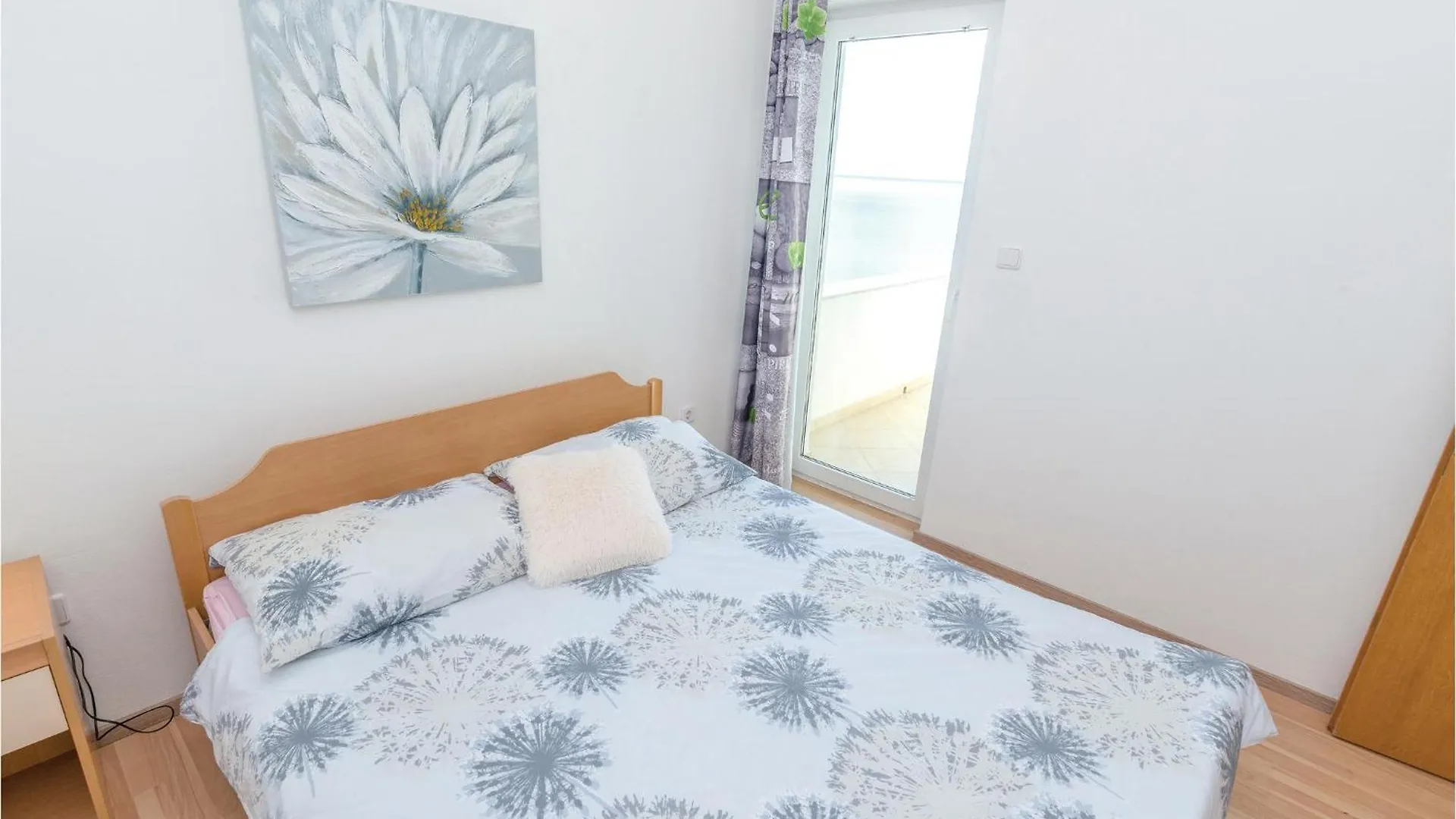 1 Bedroom Awesome Apartment In ポヴリャナ