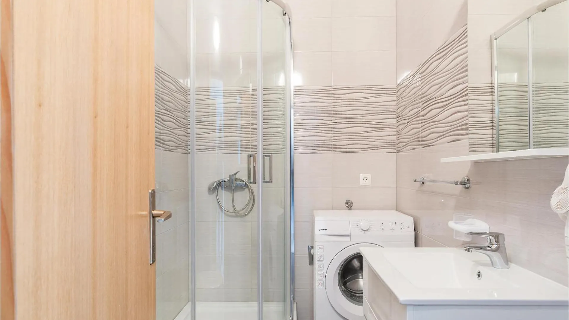1 Bedroom Awesome Apartment In Povljana Croatia